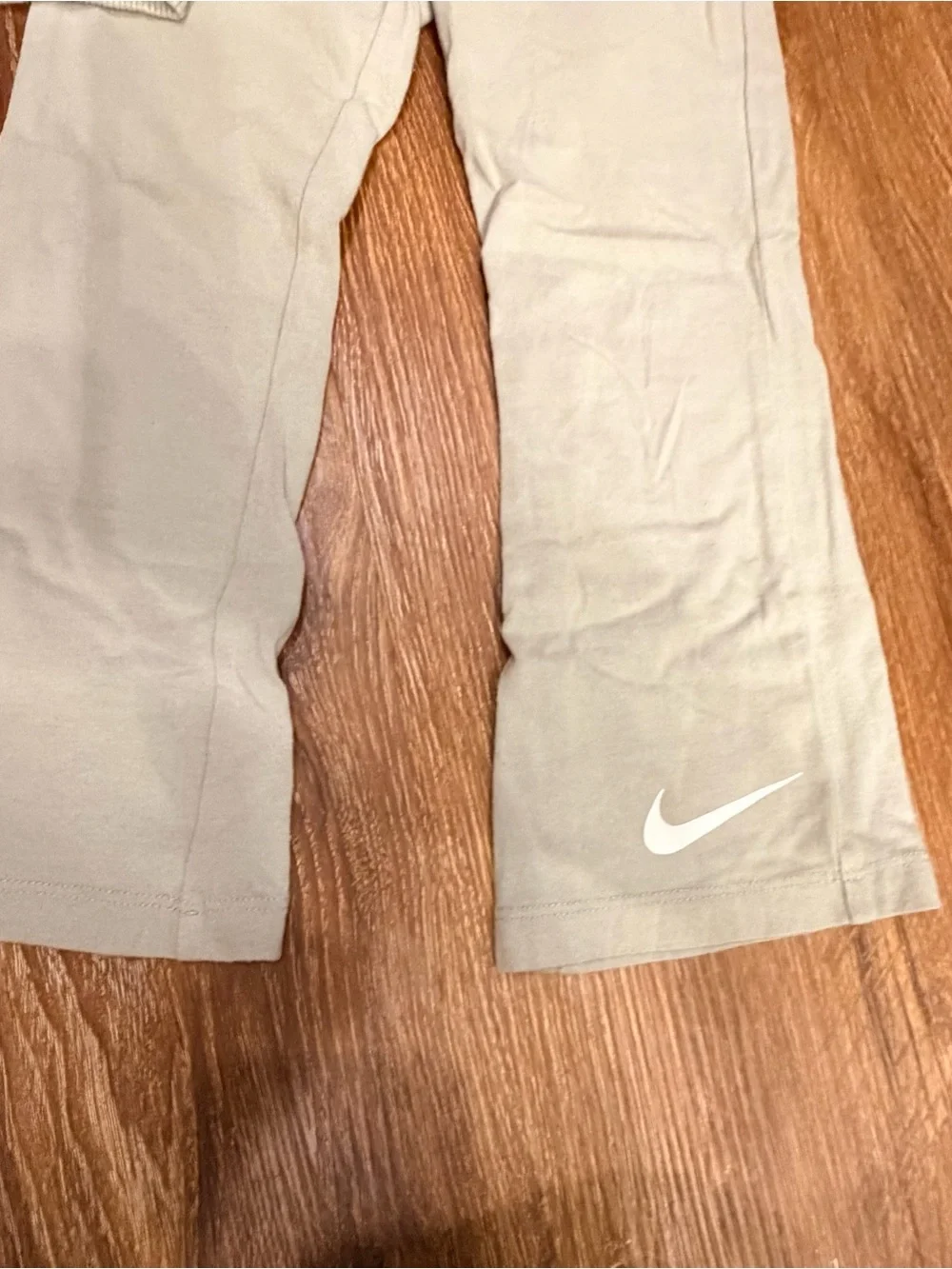 Nike Girls 4T Sage Green Fleece Sweatshirt & Flare Pants Set 🤍🌿